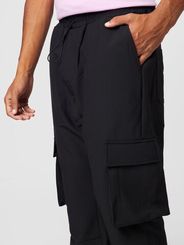 EIGHTYFIVE Regular Cargo Pants in Black