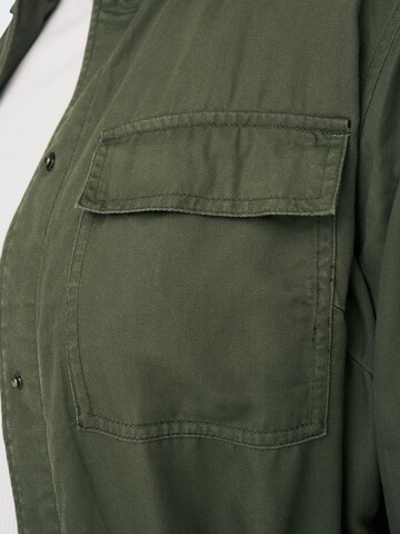 ONLY Carmakoma Between-Season Jacket 'KENYA' in Green