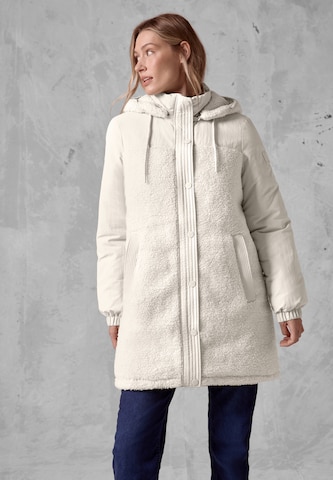 CECIL Winter Coat in White: front