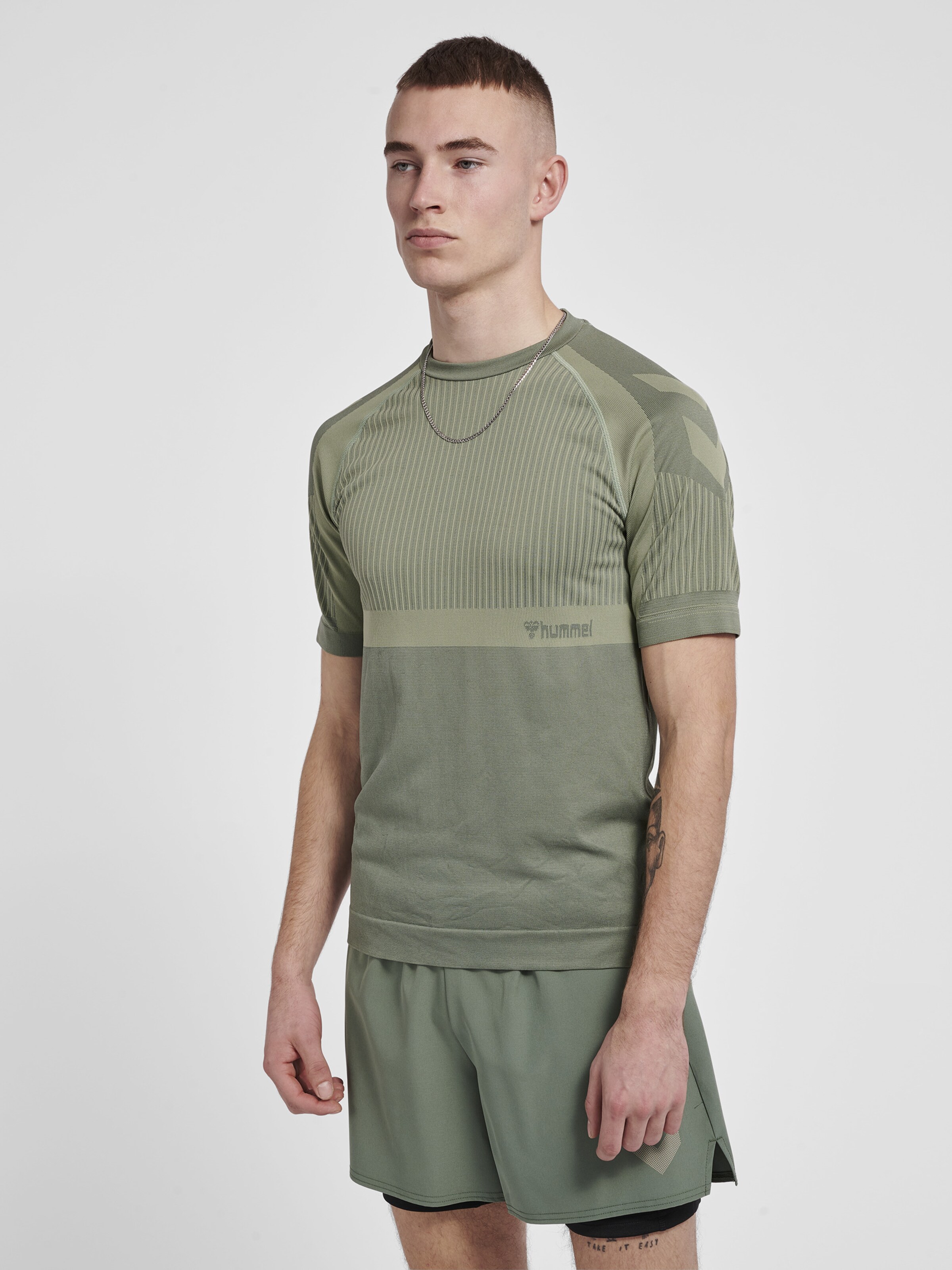 Männer Sportarten Hummel Funktionsshirt in Oliv - IZ46939 Männer Sportarten Hummel Funktionsshirt in Oliv - IZ46939