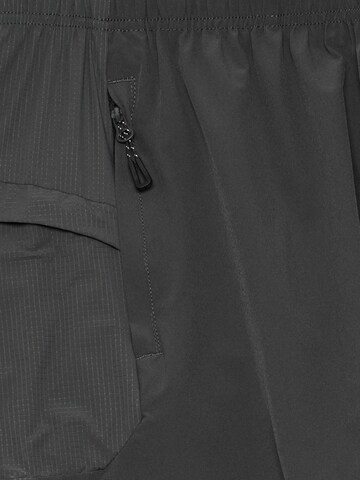 HALO Regular Sportshorts 'SCOUT' in Grau