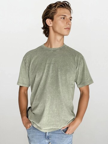 A Question Of (AQO) Shirt 'Ozzy Tee Acid' in Grün: Vorderseite