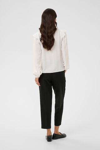 Chemisier 'KALiva' Kaffe en blanc