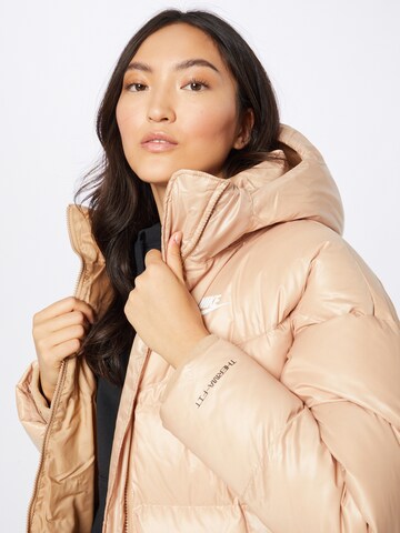 Manteau d’hiver Nike Sportswear en beige