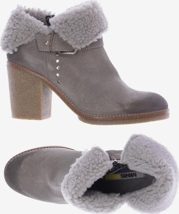 MANAS Dress Boots in 37 in Grey: front