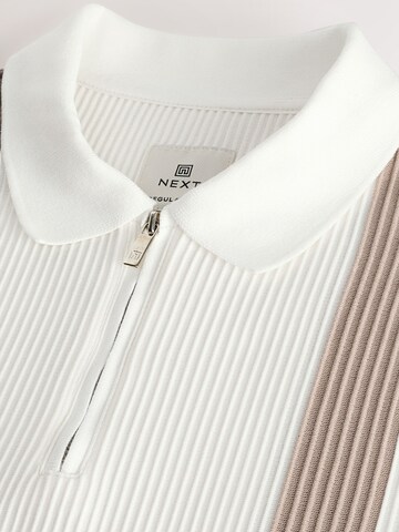 T-Shirt Next en blanc