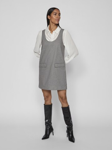 Robe 'Hyborn' VILA en gris