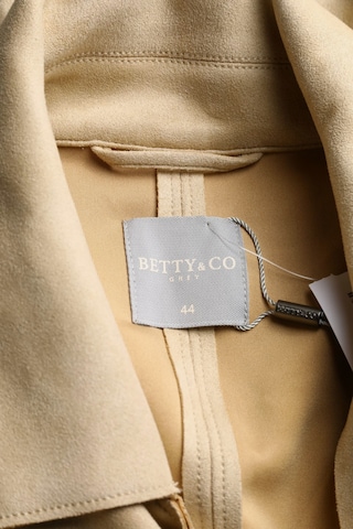 Betty & Co Jacket & Coat in XXL in Beige