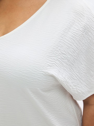 ONLY Carmakoma T-shirt 'CARMetta' i vit