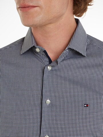 TOMMY HILFIGER Slim Fit Hemd in Blau: Vorderseite