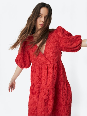 Rochie de la Crās pe roșu