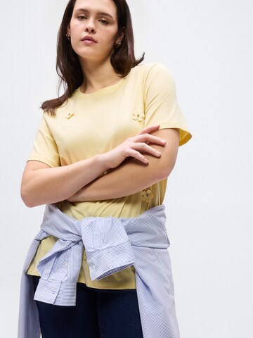 ONLY Carmakoma Majica 'CARZENIA' | rumena barva