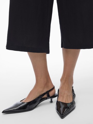 VERO MODA Loose fit Pleat-front trousers 'GISELLE' in Black
