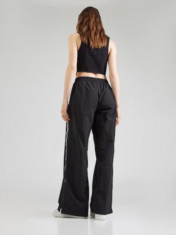 STUDIO SELECT Wide Leg Housut 'Tessa' värissä musta
