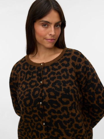 Giacchetta 'VMCNewkai' di Vero Moda Curve in marrone