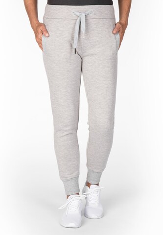 ViertelMond Tapered Pants 'Janique' in Grey: front