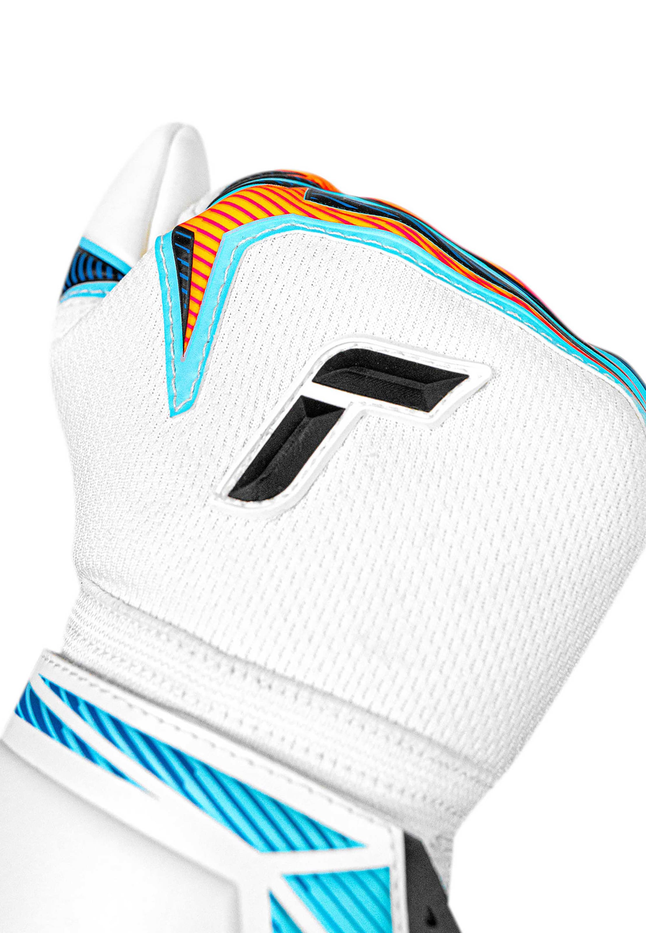 REUSCH Sports gloves 'Attrakt Advance' in White