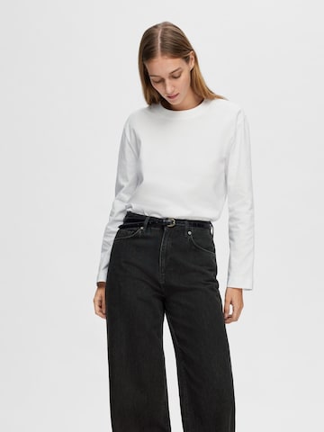 SELECTED FEMME Shirts 'Essential' i hvid: forside