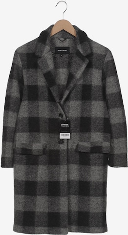 MORE & MORE Mantel S in Grau: Vorderseite