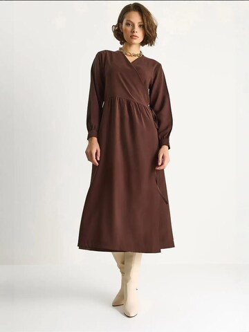 Bianco Lucci Dress in Brown: front