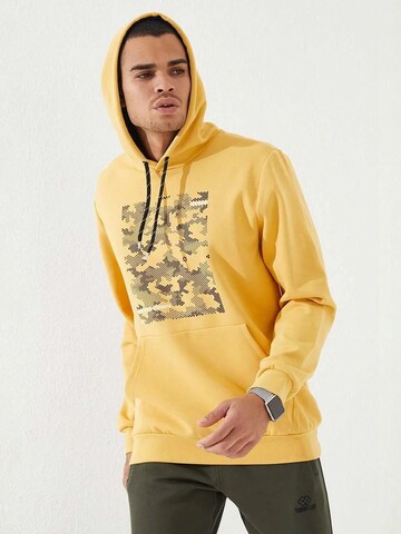Sweat-shirt Tommy Life en jaune