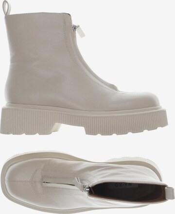 NA-KD Dress Boots in 38 in White: front
