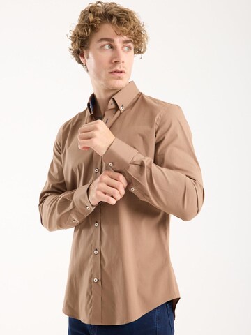 Slim fit Camicia business 'Leonardo Sport Poplin Stretch Man Shirt Brown' di 7Camicie in marrone