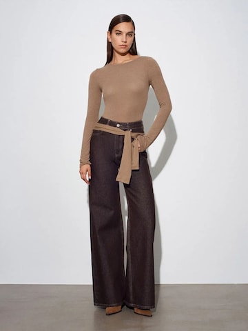 Dilvin Shirt in Brown: front