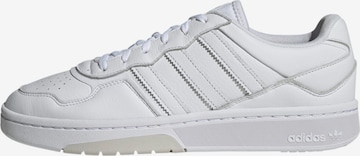 ADIDAS ORIGINALS Sneakers laag 'Courtic' in Wit: voorkant