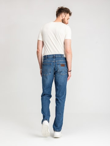 WRANGLER Regular Jeans‌ in Blau