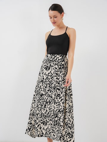 Bigdart Skirt in Black