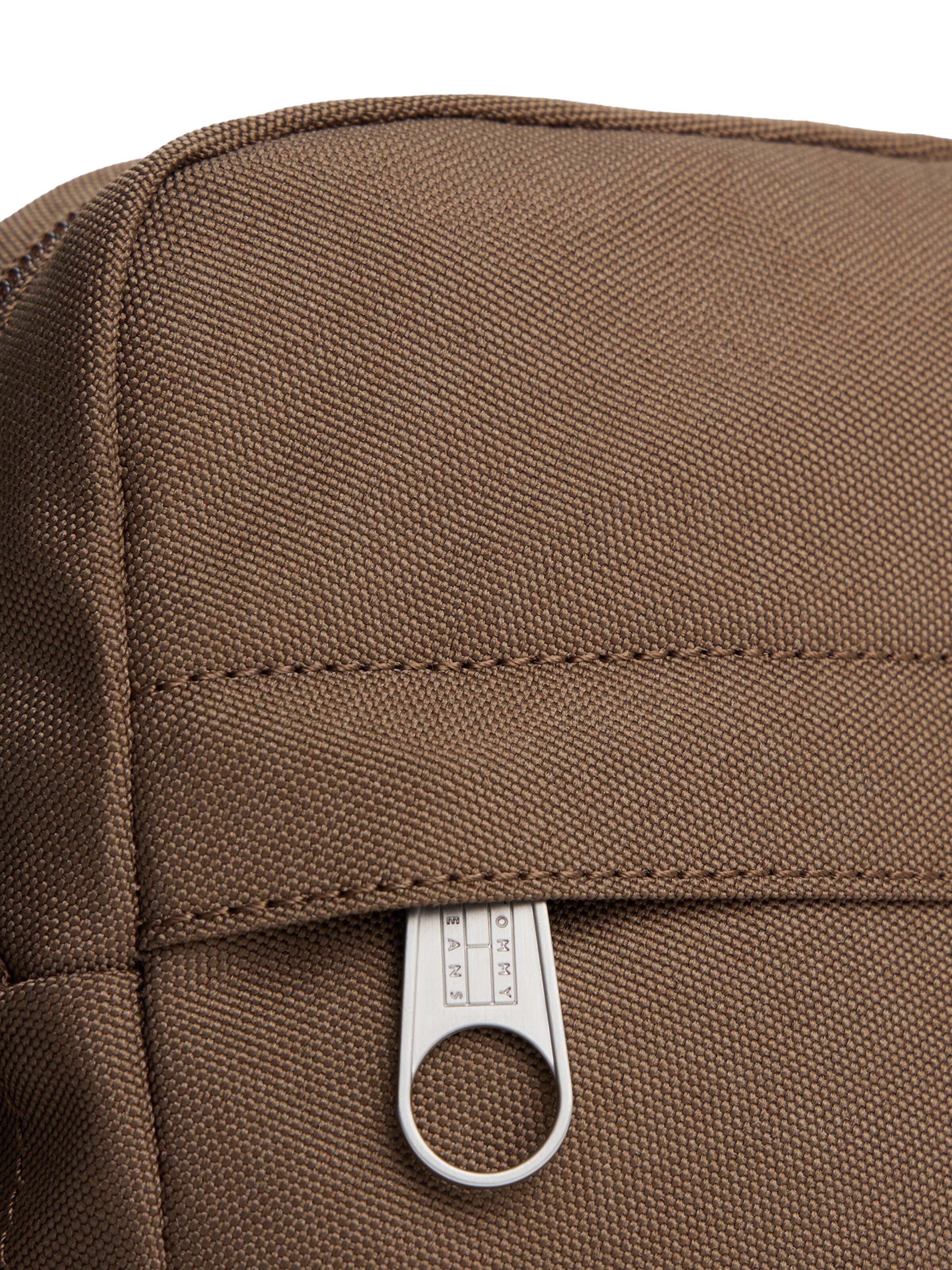 Sac à bandoulière 'ESS' Tommy Jeans en marron