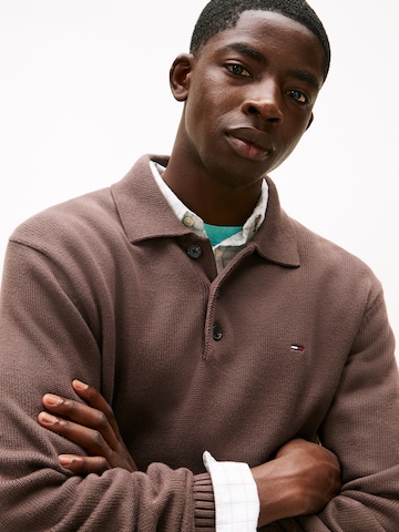 Tommy Jeans - Jersey 'ESSENTIAL' en marrón