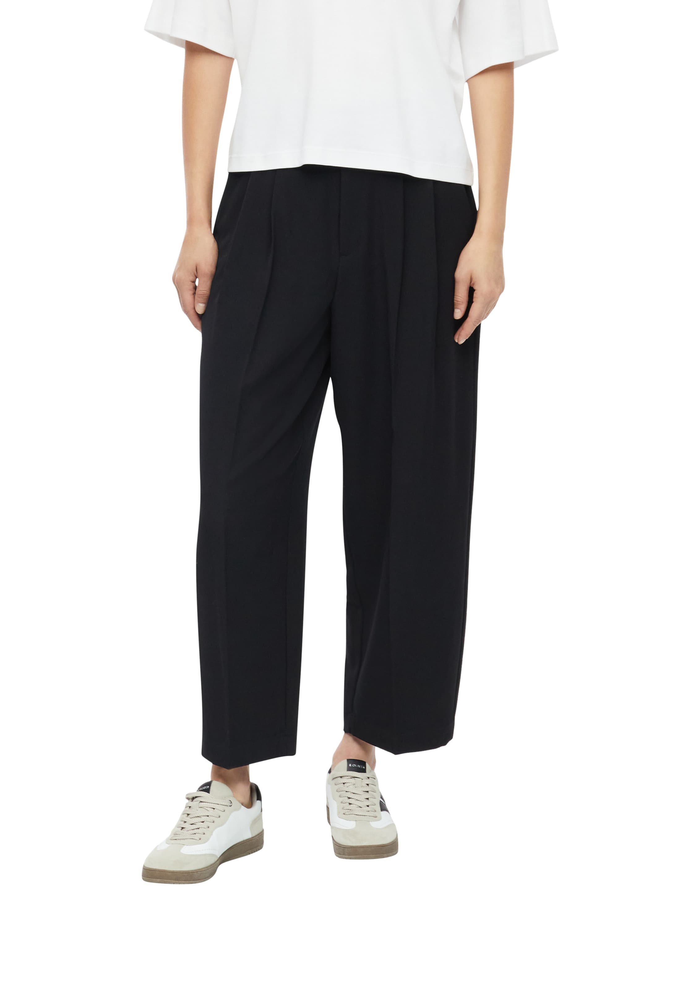 s.Oliver Barrel Pleat-front trousers in Black: front