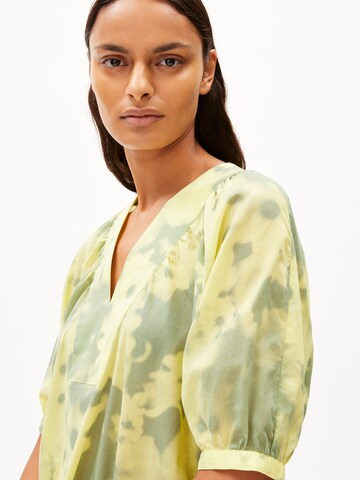 ARMEDANGELS Blouse ' ISILDAA BLOMMAA ' in Groen