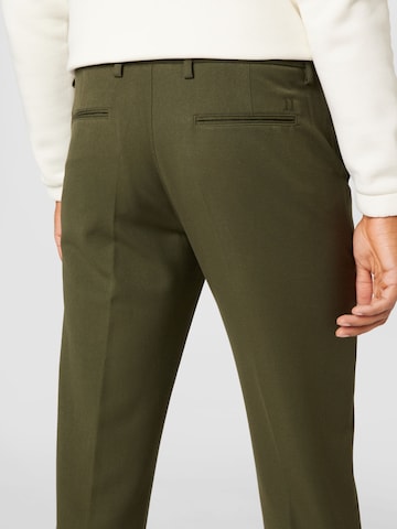 Regular Pantalon chino 'Como' Les Deux en vert