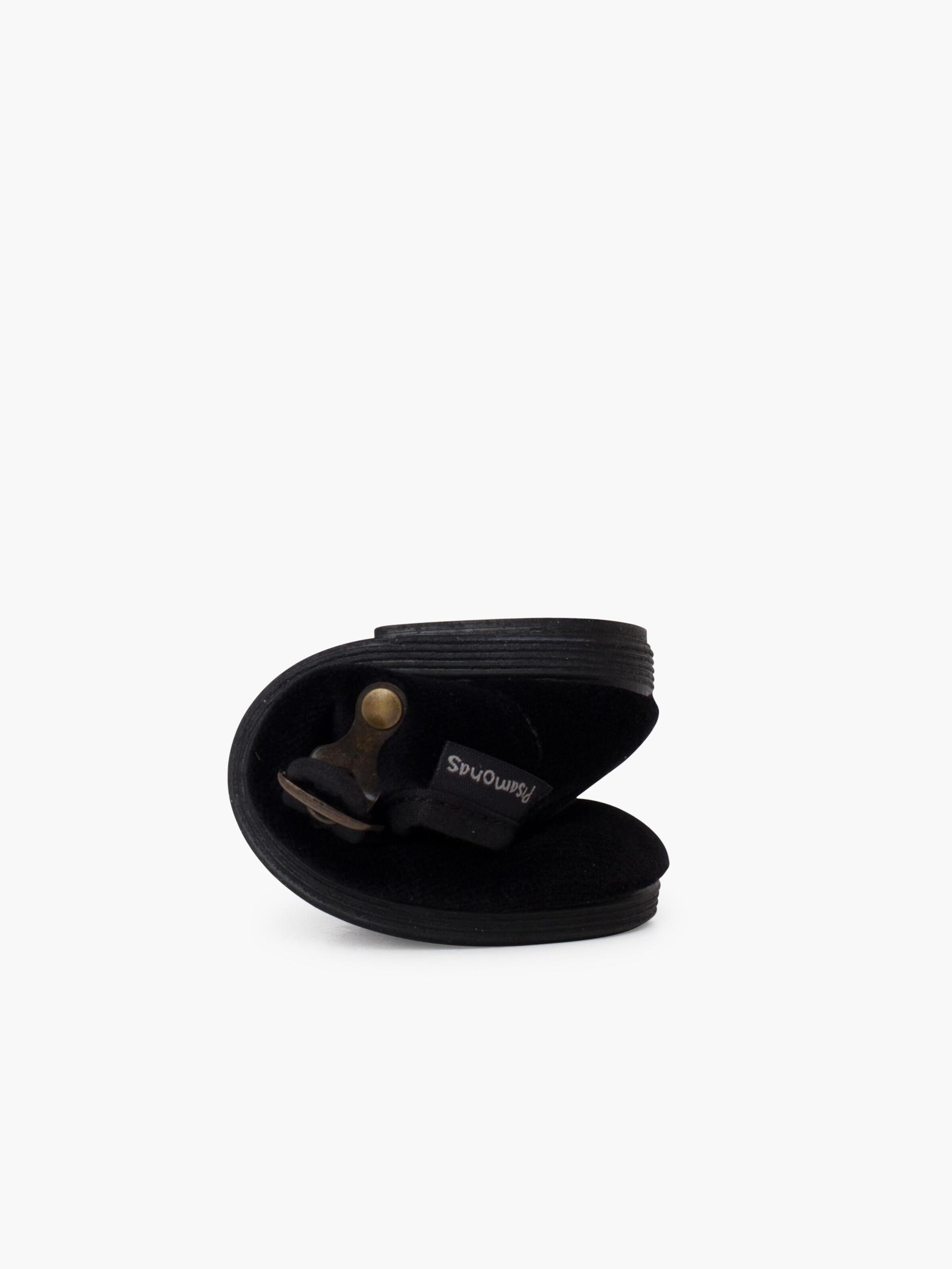 Pisamonas Flats in Black