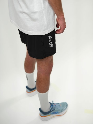 regular Pantaloni ' Regular ' di Toujours Actif in nero