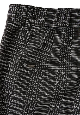 Slimfit Pantaloni chino di STREET ONE in nero