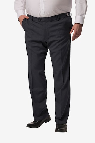 Men Plus Regular Pleated Pants in Grey: front