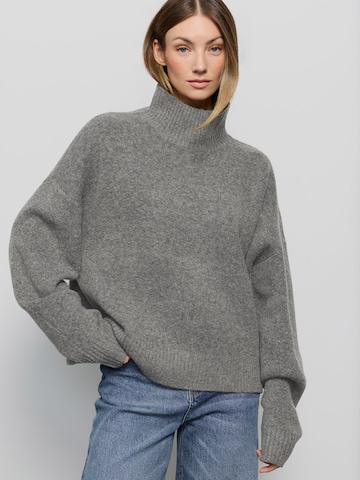 RÆRE by Lorena Rae Sweater 'Jill' in Grey: front