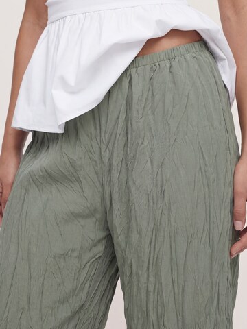 EDITED Loosefit Παντελόνι 'Ophelia' σε πράσινο