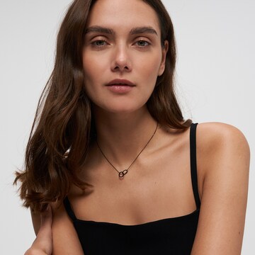 Tamaris Necklace in Black: front