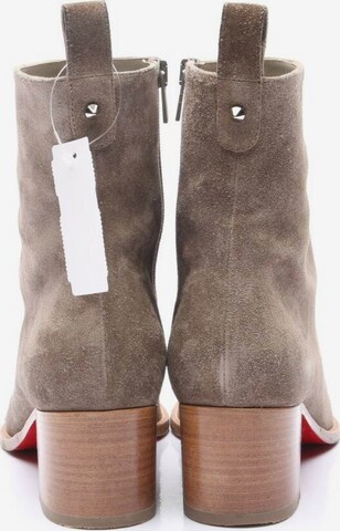 Christian Louboutin Dress Boots in 40 in Brown
