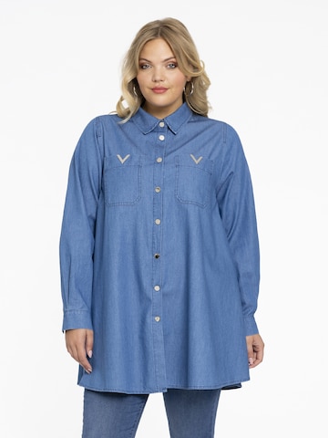 Yoek Blouse in Blauw: voorkant