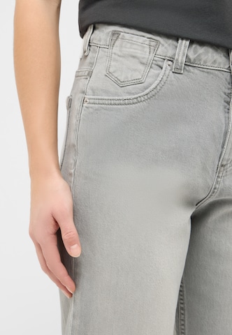 MUSTANG Loosefit Jeans 'Charlotte' in Grau