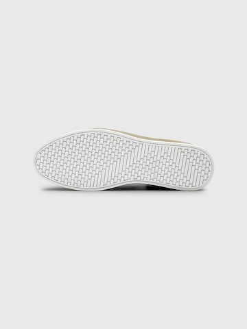 Dutch'DSlip On cipele 'Refine (Size runs small, order one size up)' - bež boja