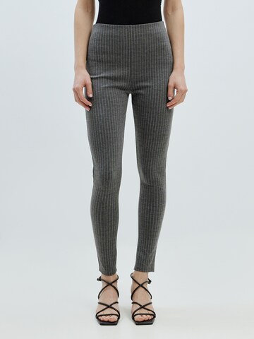 EDITED Skinny Leggings 'Rebecca' in Grau: predná strana