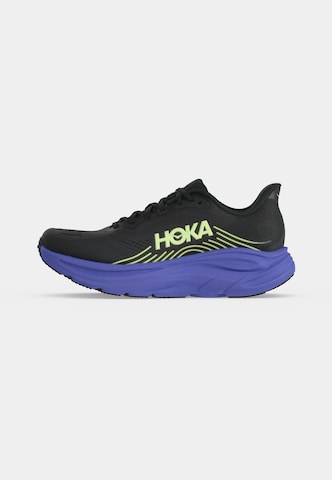 Chaussure de course 'Clifton 11' HOKA en noir : devant