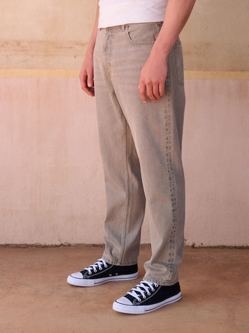 Next Regular Jeans i beige: framsida